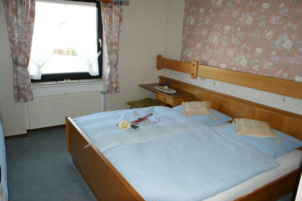 Hotel Zum Rehberg Kastellaun Buitenkant foto