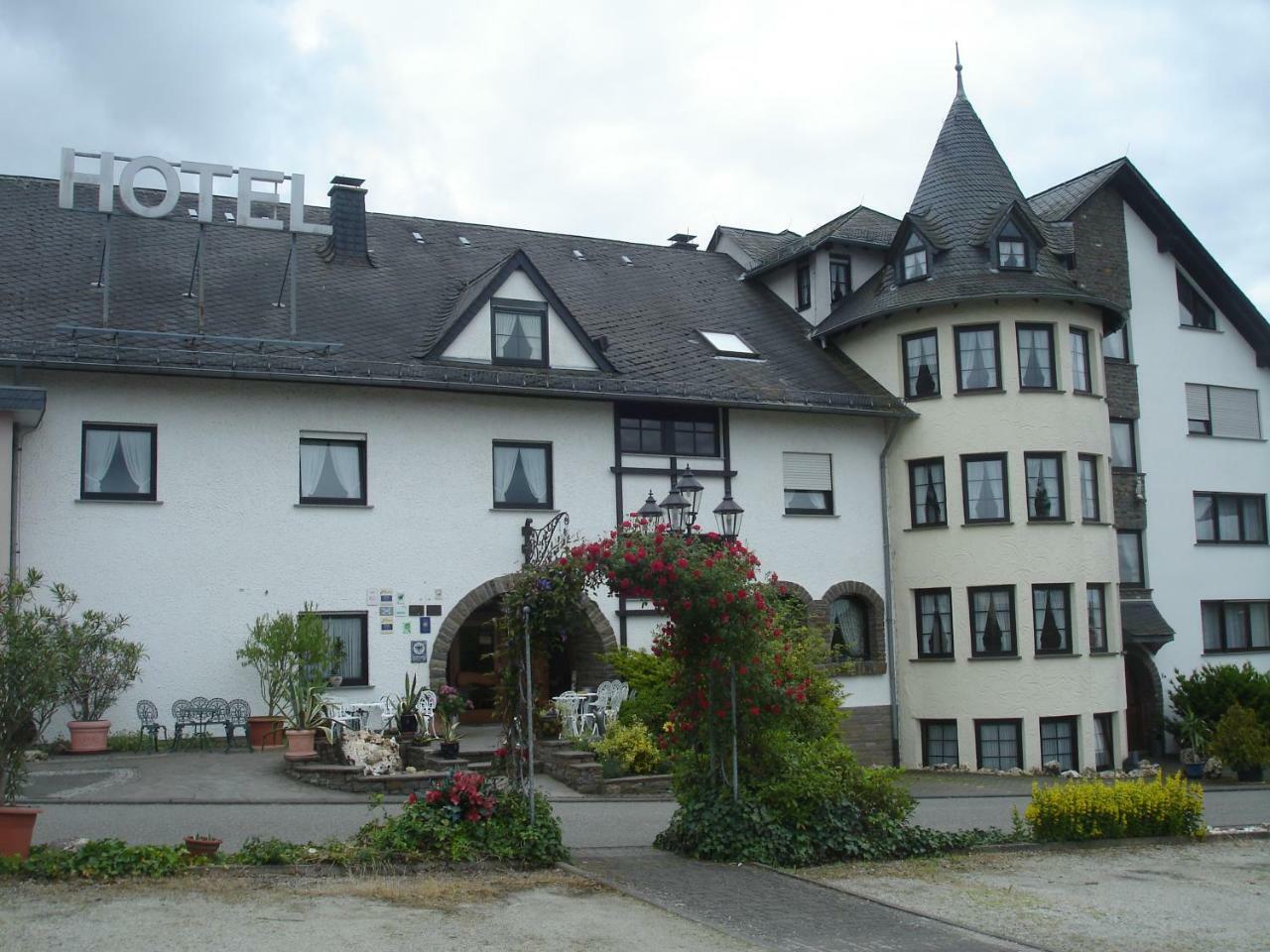 Hotel Zum Rehberg Kastellaun Buitenkant foto